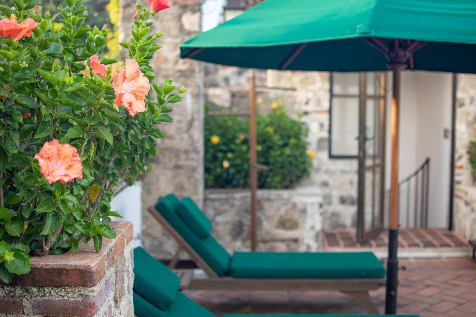 Hotel Museo Spa Casa Santo Domingo Antigua Εξωτερικό φωτογραφία A patio at the hotel